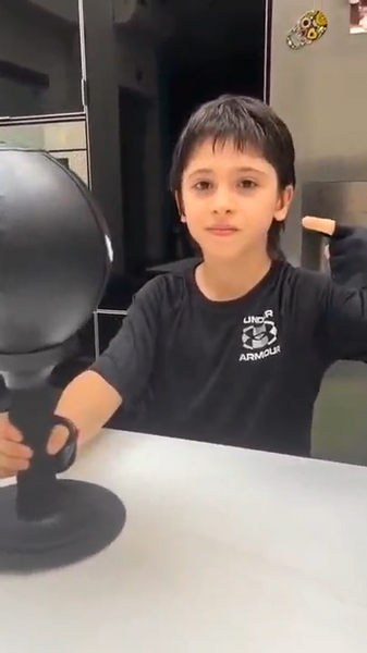 קניתי שניים כאלה כדי להפסיק את המריבות בין האחים. אמרתי להם: 'כשמישהו מעצבן אתכם, תוציאו את זה על הכדור ולא על האח שלכם'. לא יאמן, אבל זה עובד.